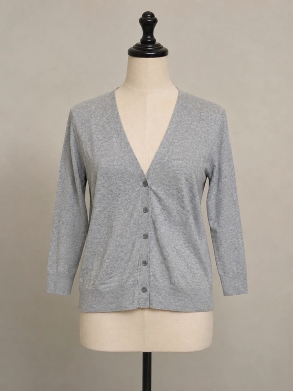 GAP Women's Light Gray V-Neck Button Cardigan